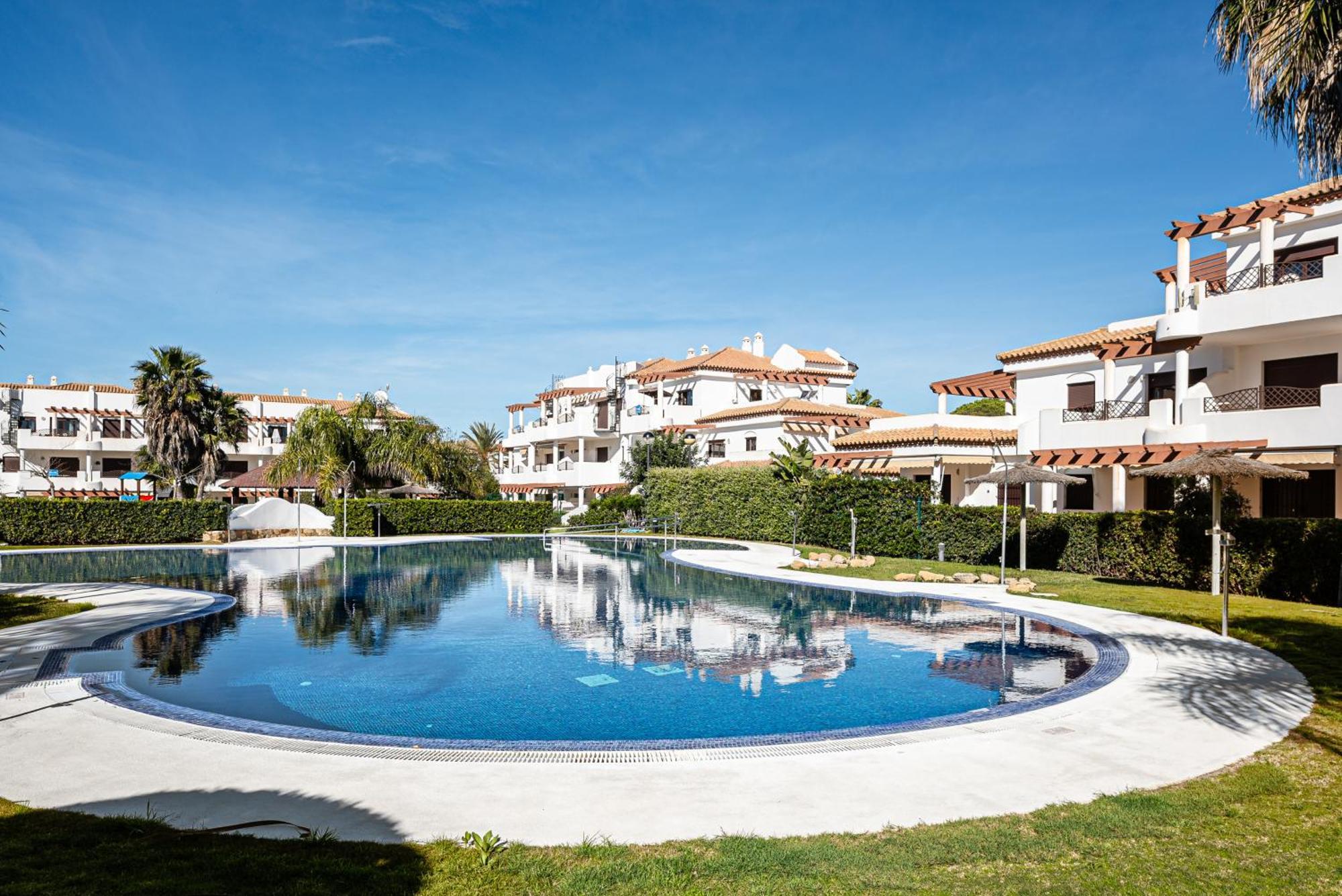 Apartamento Familiar Muy Soleado Cerca De La Playa Y Parking Incluido Chiclana de la Frontera Eksteriør bilde