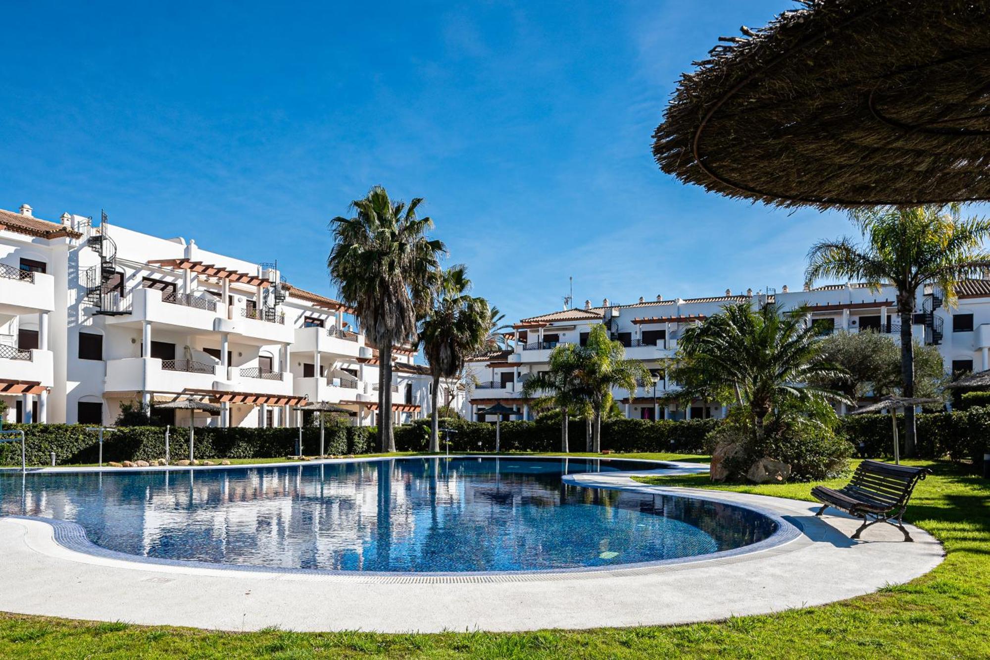 Apartamento Familiar Muy Soleado Cerca De La Playa Y Parking Incluido Chiclana de la Frontera Eksteriør bilde