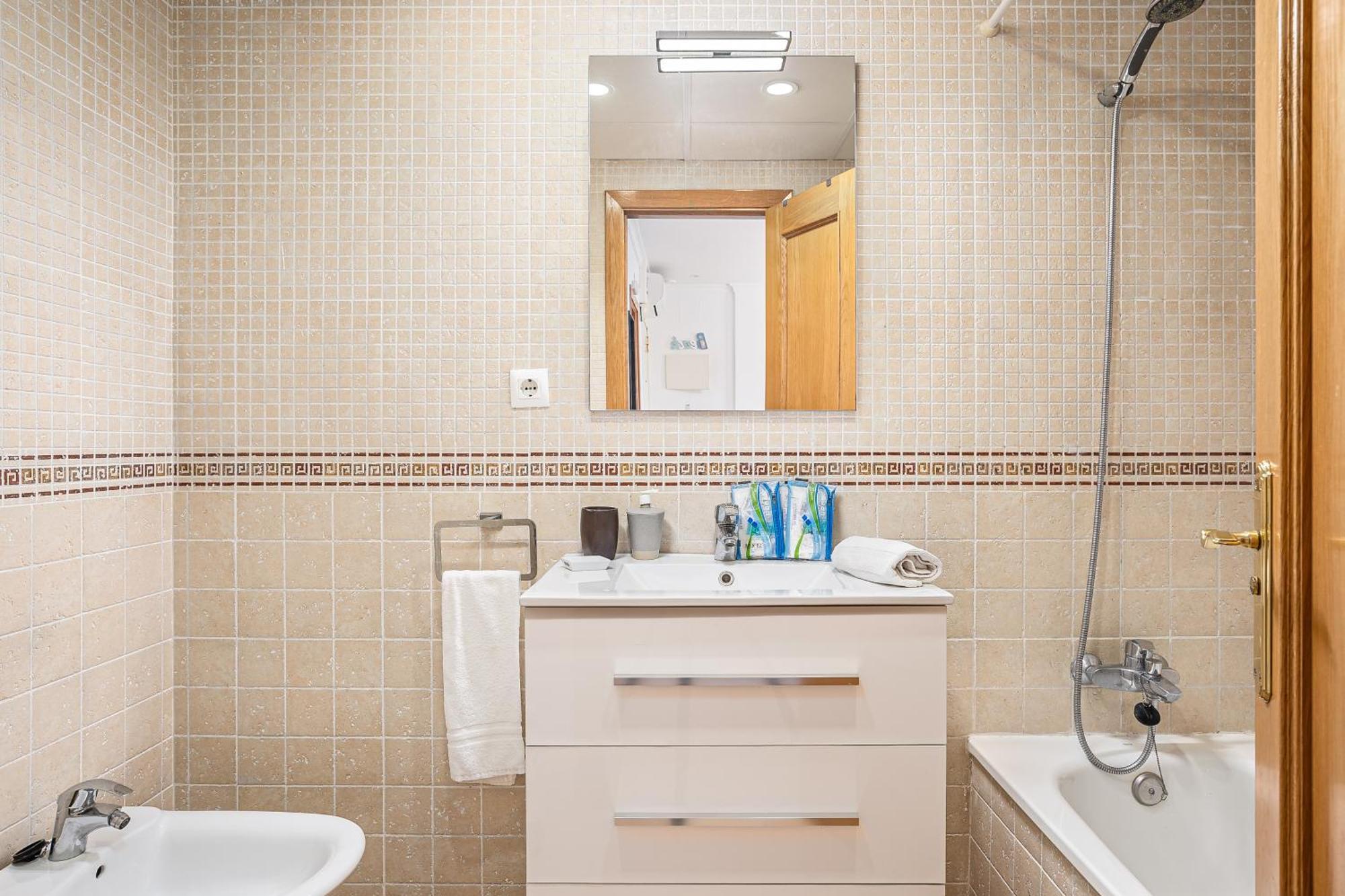 Apartamento Familiar Muy Soleado Cerca De La Playa Y Parking Incluido Chiclana de la Frontera Eksteriør bilde